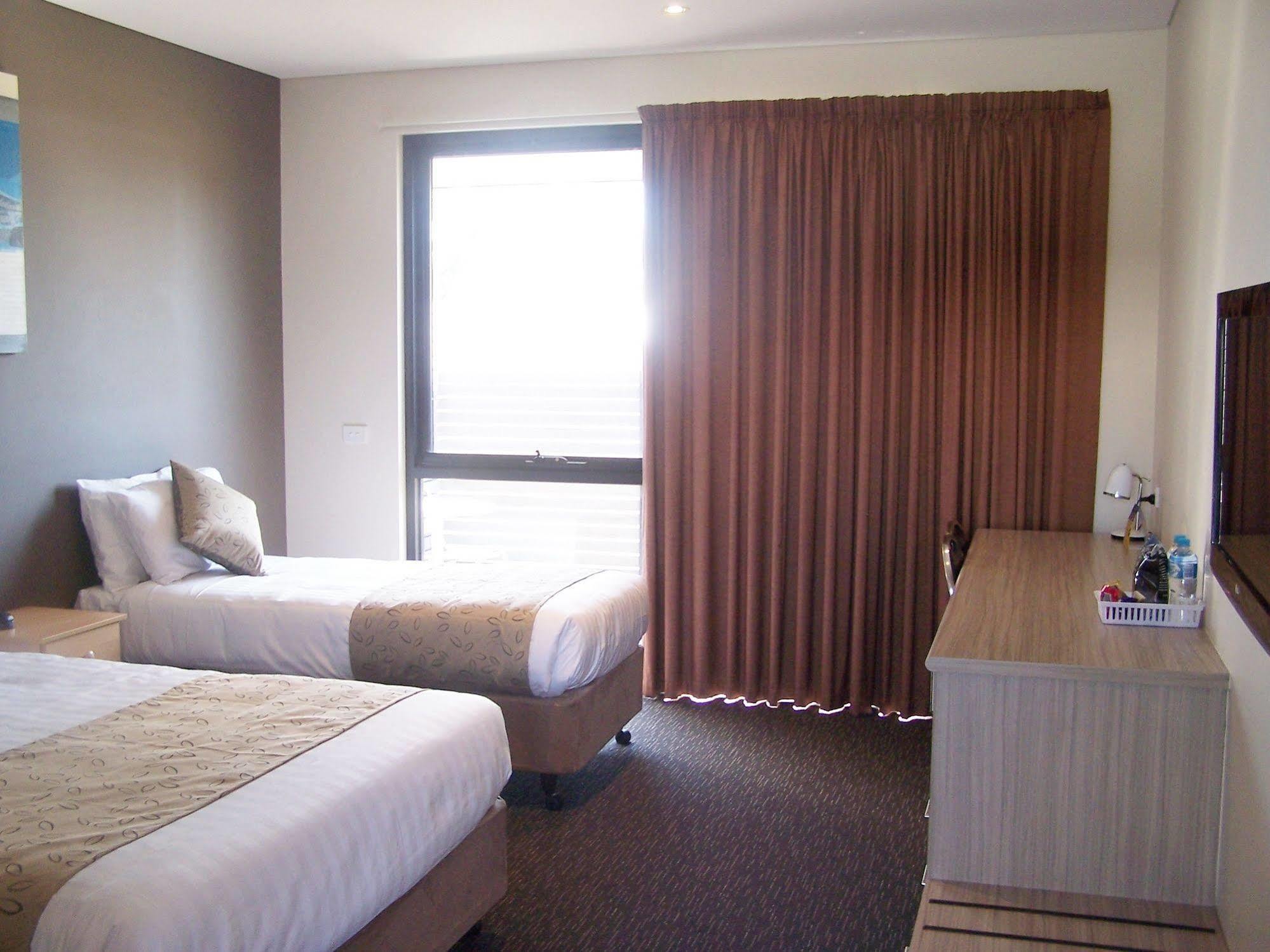 Foreshore 4*